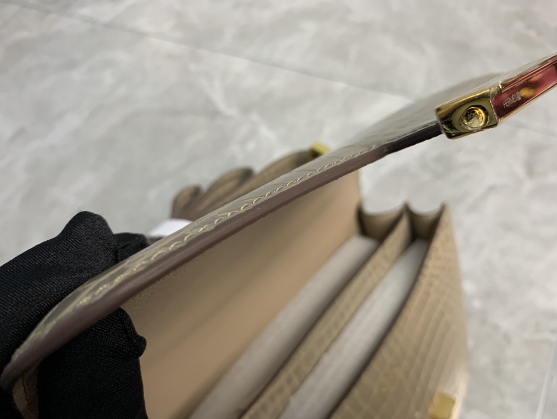 エルメス スーパーコピー コンスタンス クロコ型押しショルダーバッグ ベージュ ゴールド金具 上質レザー_1