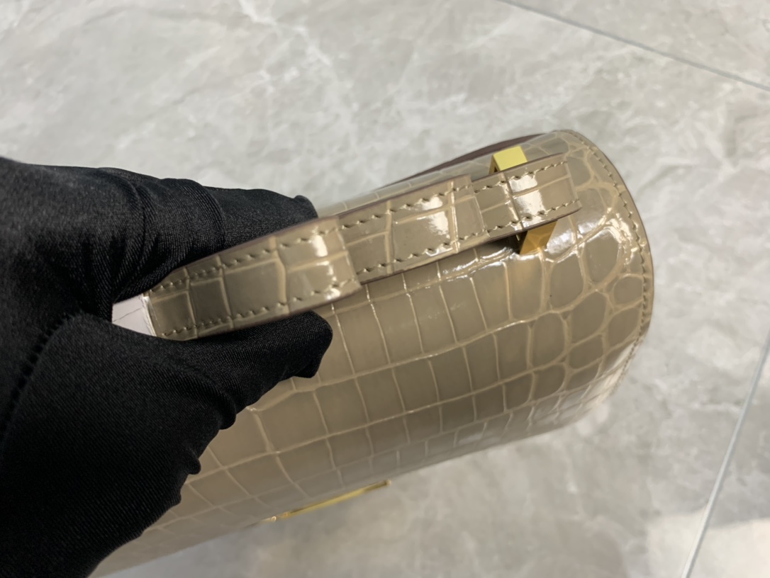 エルメス スーパーコピー コンスタンス クロコ型押しショルダーバッグ ベージュ ゴールド金具 上質レザー_3