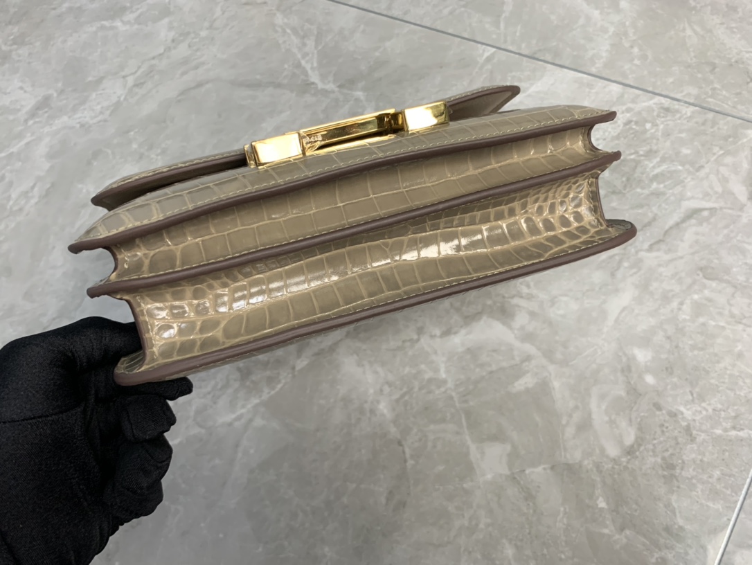 エルメス スーパーコピー コンスタンス クロコ型押しショルダーバッグ ベージュ ゴールド金具 上質レザー_5
