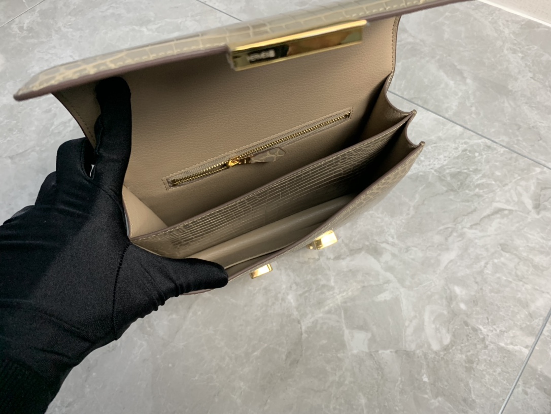 エルメス スーパーコピー コンスタンス クロコ型押しショルダーバッグ ベージュ ゴールド金具 上質レザー_6