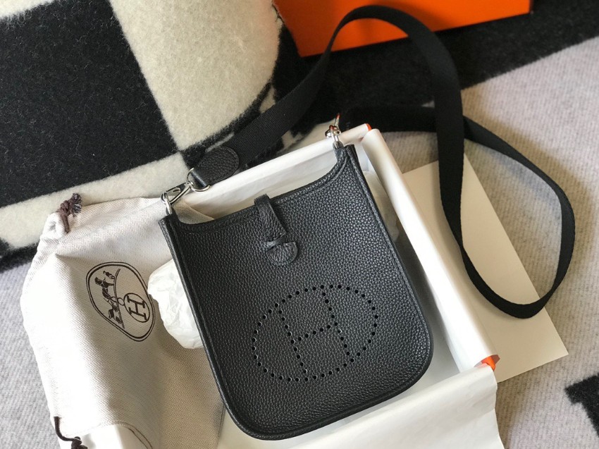 エルメス スーパーコピー エヴリン ミニショルダーバッグ ブラック パンチングロゴ シンプル設計_5