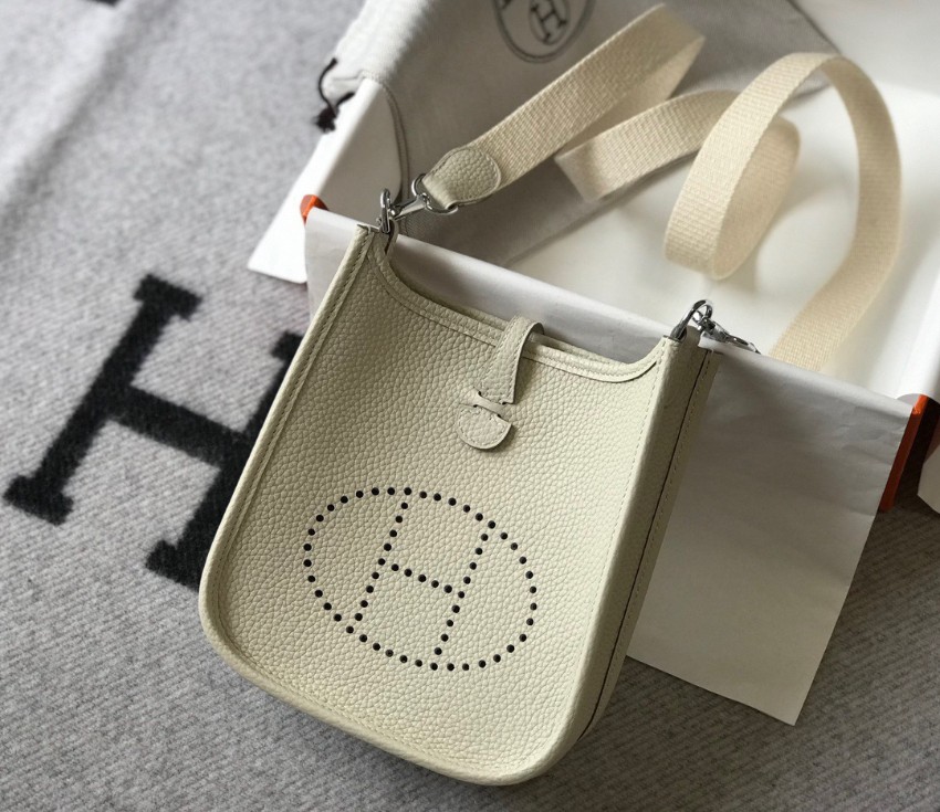 エルメス スーパーコピー エヴリン ミニバッグ アイボリー パンチングロゴ 上品デザイン_1