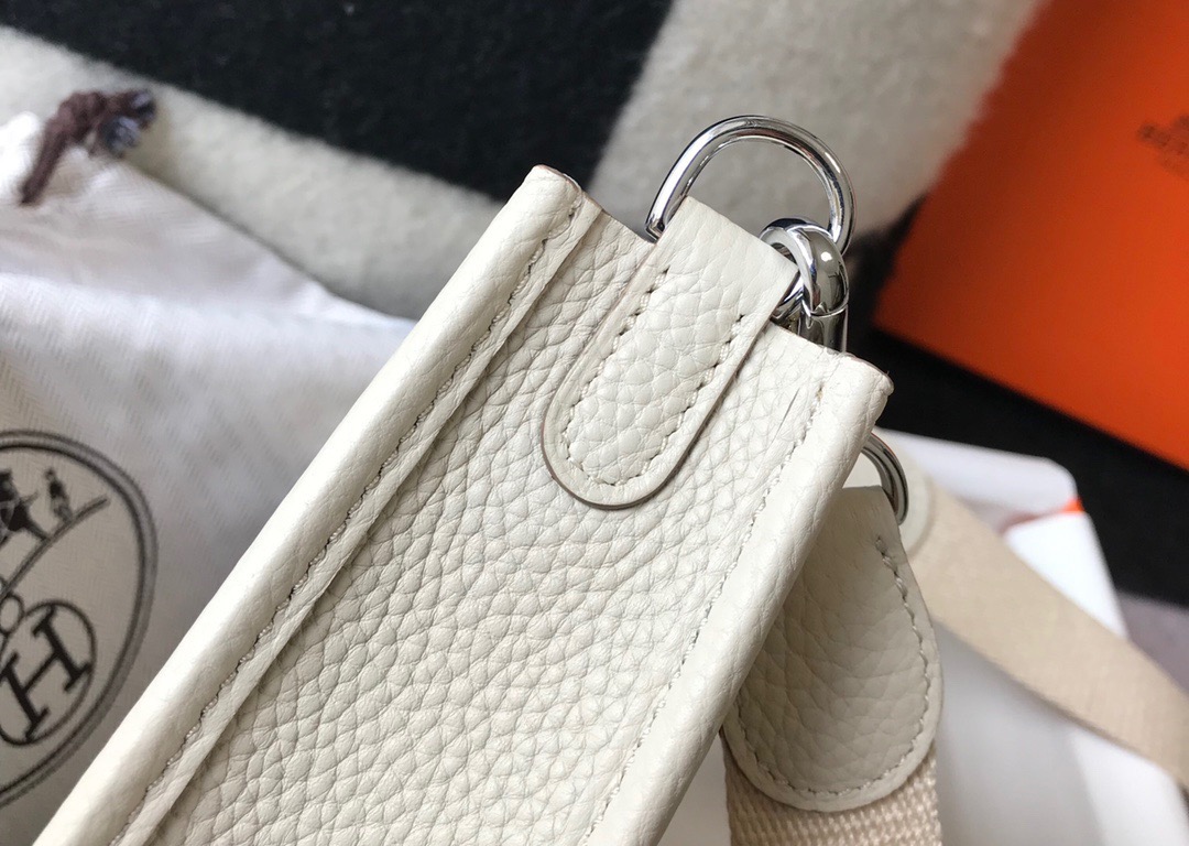 エルメス スーパーコピー エヴリン ミニバッグ アイボリー パンチングロゴ 上品デザイン_4
