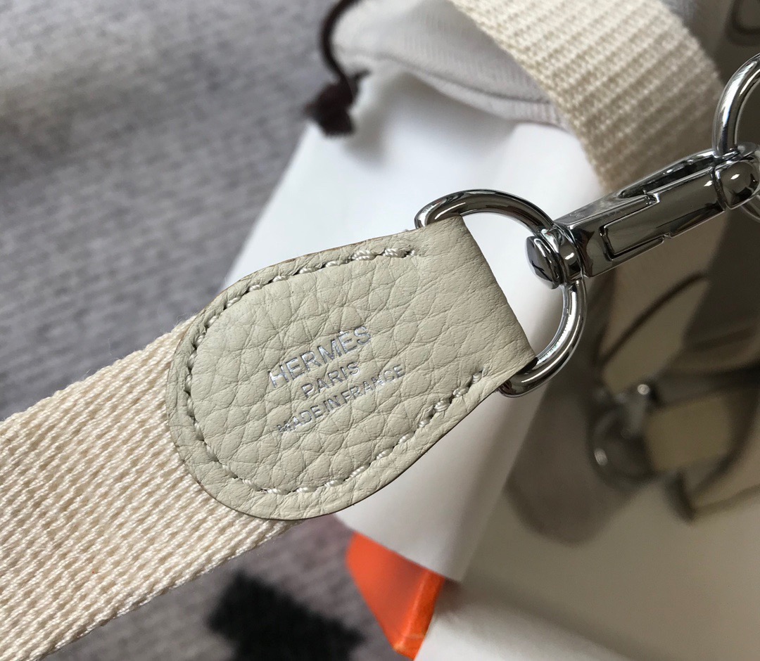 エルメス スーパーコピー エヴリン ミニバッグ アイボリー パンチングロゴ 上品デザイン_9