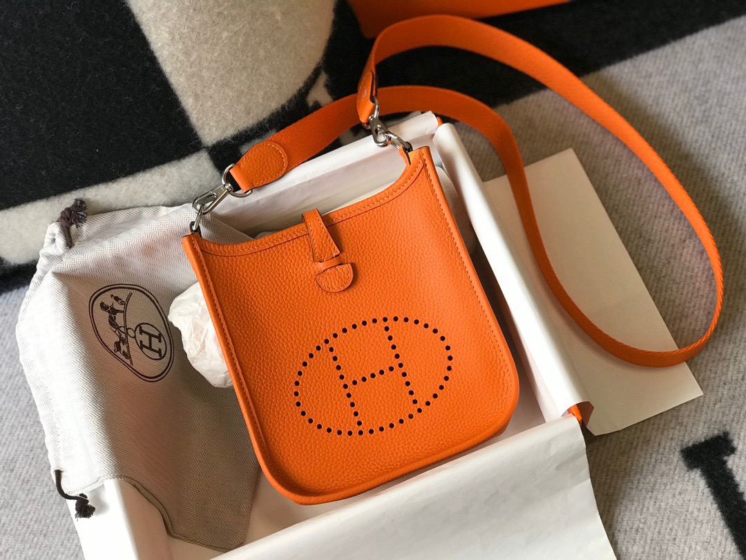 エルメス スーパーコピー エヴリン コンパクトバッグ オレンジ パンチングロゴ 鮮やかカラー_9