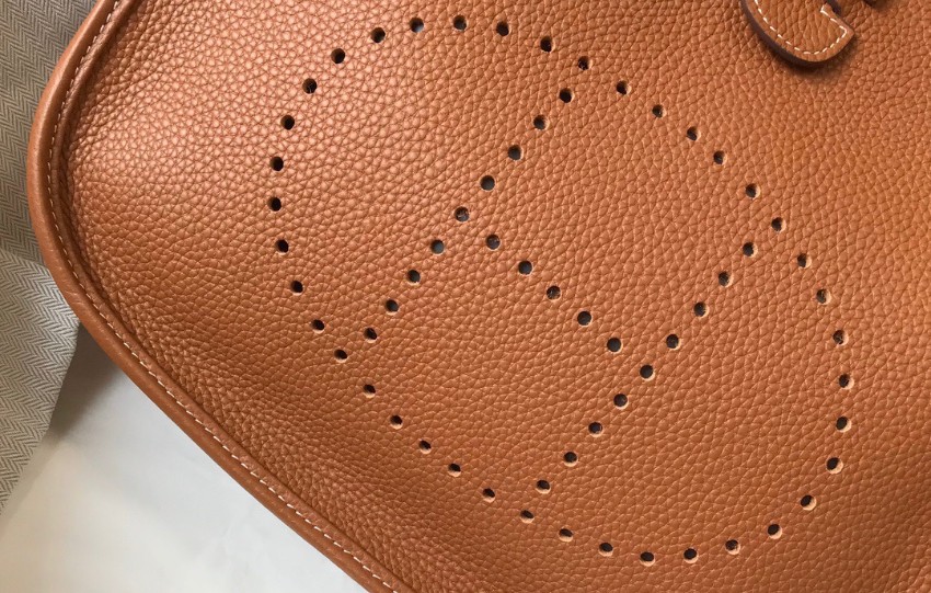 エルメス スーパーコピー エヴリン ショルダーバッグ ブラウン パンチングロゴ 上品デザイン_9