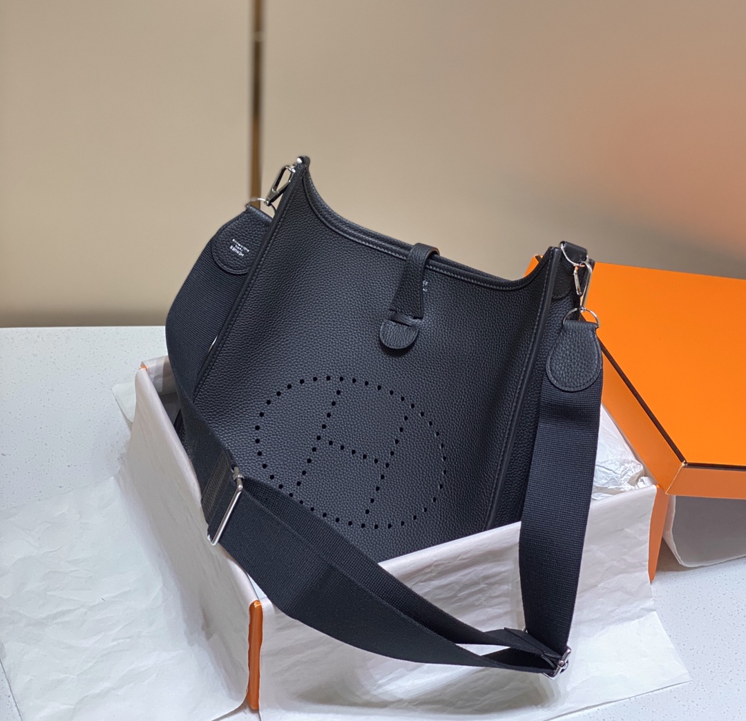 エルメス スーパーコピー エヴリン ショルダーバッグ レザー ブラック 大容量モデル シンプル定番_9