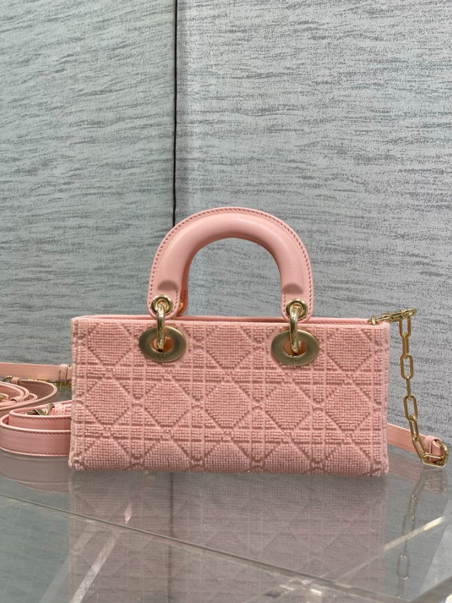 ディオール スーパーコピー レディディオール コンパクトバッグ ピンク カナージュ刺繍 ゴールド金具 フェミニンデザイン_2