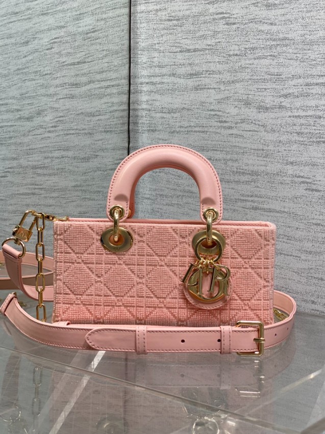 ディオール スーパーコピー レディディオール コンパクトバッグ ピンク カナージュ刺繍 ゴールド金具 フェミニンデザイン_4