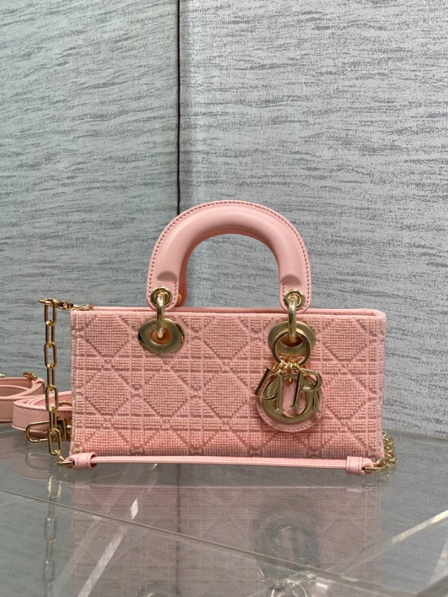 ディオール スーパーコピー レディディオール コンパクトバッグ ピンク カナージュ刺繍 ゴールド金具 フェミニンデザイン_7