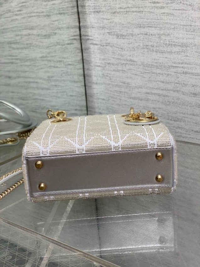 ディオール スーパーコピー レディディオール ミニバッグ ホワイト カナージュ刺繍 ゴールド金具 上品エレガント_7