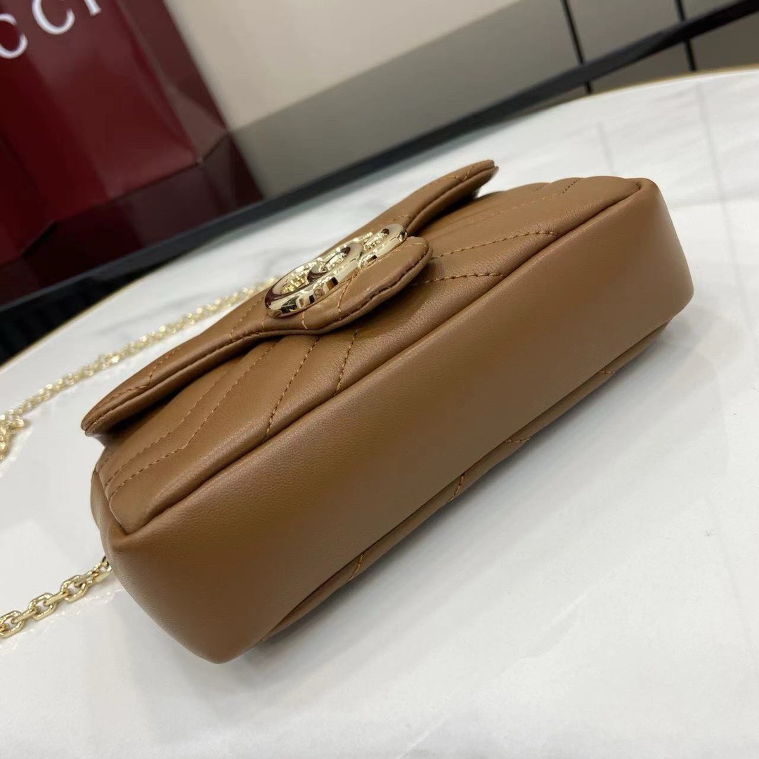 グッチ スーパーコピー 届く GGマーモント ミニバッグ ブラウン 上品キルティングチェーンデザイン 841290_6