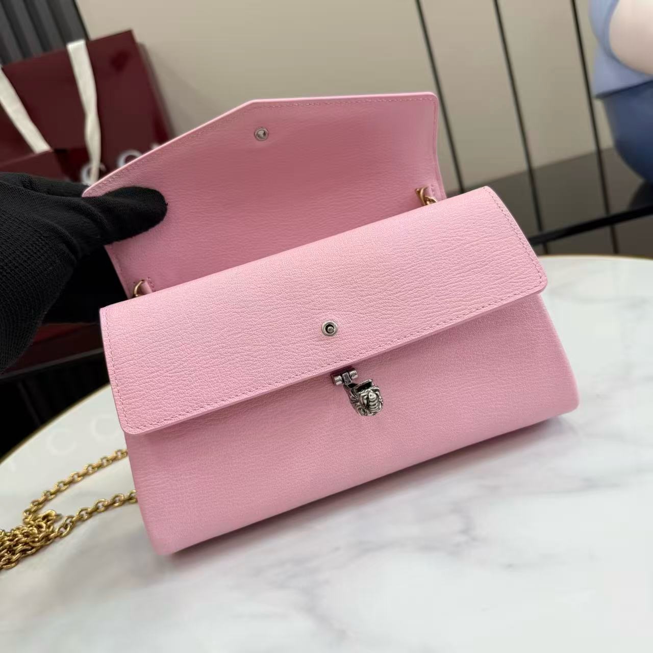グッチ スーパーコピー 届く ディオニュソス レザー チェーンショルダーバッグ ピンク 上品カラー 876531_3
