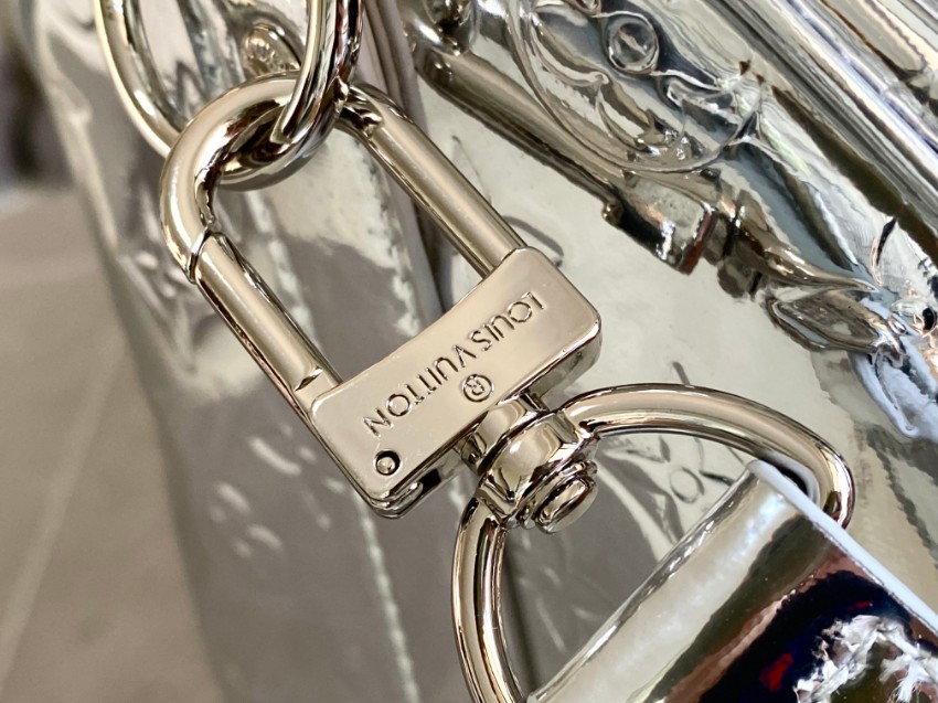 ルイ・ヴィトン コピー キーポル モノグラム メタリックボストンバッグ シルバー 光沢デザイン M26766_9