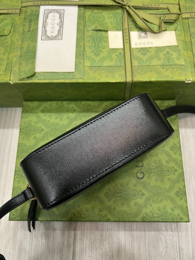 グッチ スーパーコピー 届く ホースビット1955 レザー コンパクトバッグ ブラック ゴールド金具 760196_1