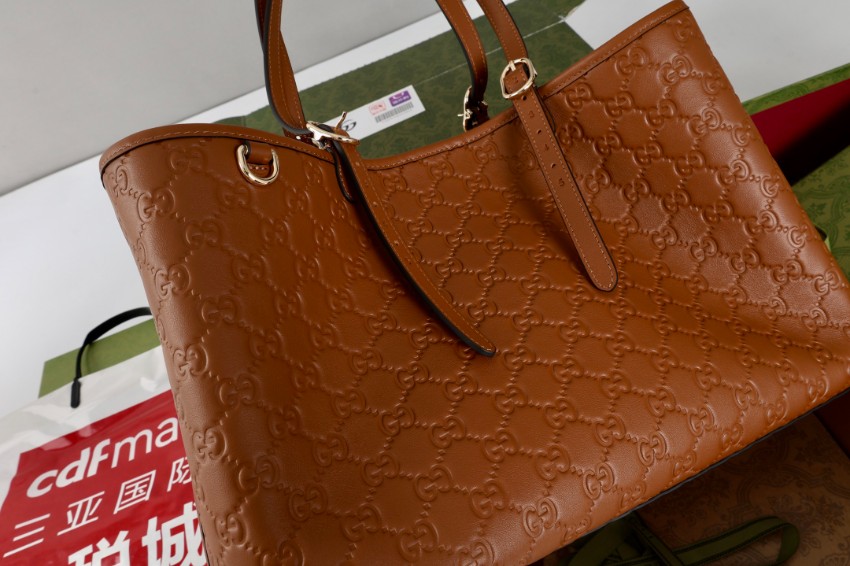 グッチ スーパーコピー 届く オフィディア GGエンボス トートバッグ ブラウン レザー調 モノグラムデザイン 815213_2