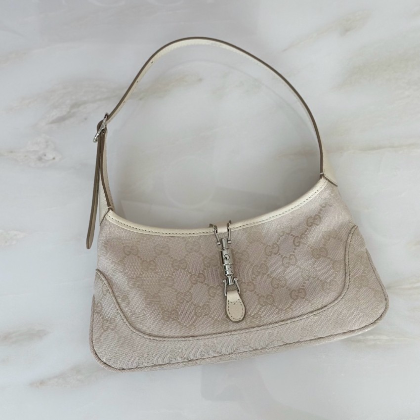 グッチ n級品 ジャッキー1961 2WAYバッグ アイボリー GG柄 横長シルエット シルバー金具 863137_1
