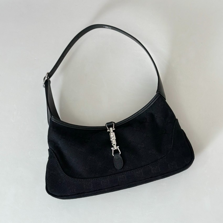 グッチ コピー ジャッキー1961 2WAYバッグ ブラック GG柄 シルバー金具 横長デザイン 863137_3