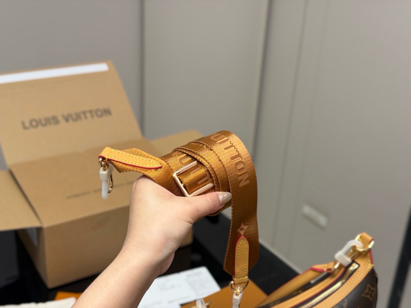 ルイ・ヴィトン 並行輸入品 ループ モノグラム 2WAYバッグ ブラウン ヌメ革アクセント_4