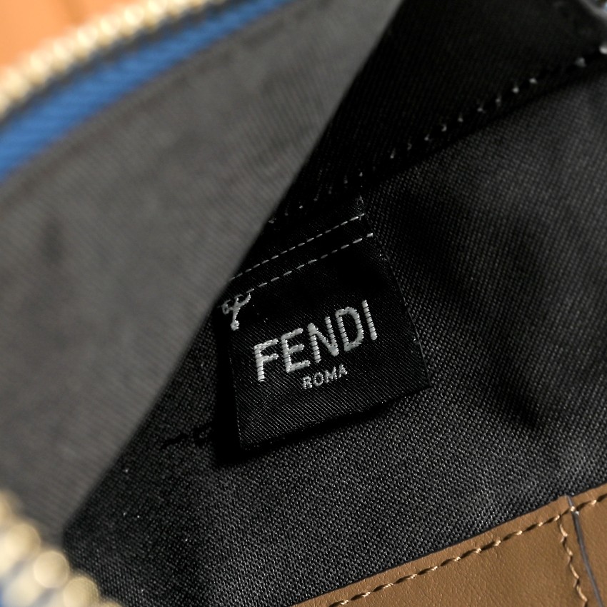 フェンディ 並行輸入品 バゲット FFズッカ柄 デニムブルー ミニショルダーバッグ ゴールドチェーン付き カジュアル 1403_8