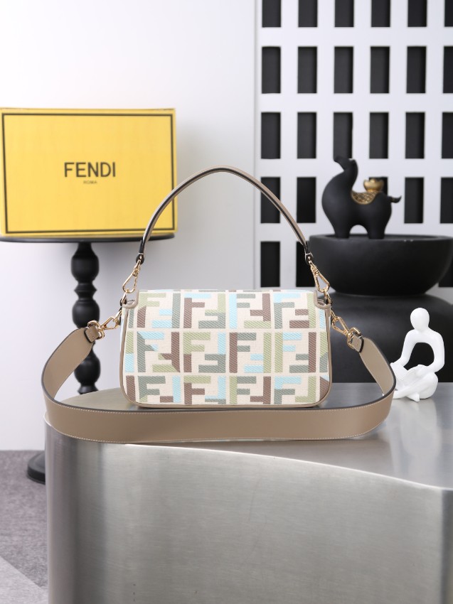 フェンディ スーパーコピー バゲット マルチカラーFF柄 2WAYショルダーバッグ ベージュ パステルカラー ゴールド金具付き 6005_6