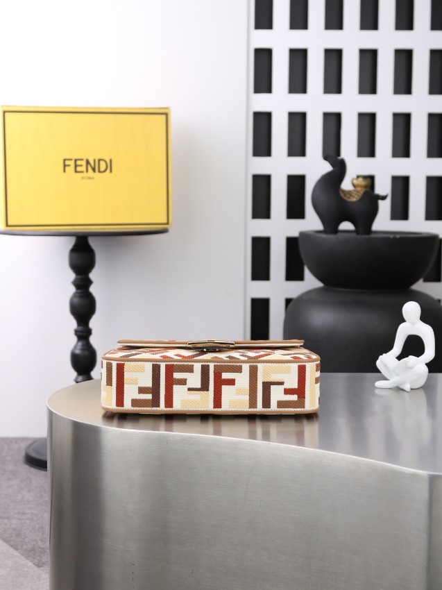 フェンディ スーパーコピー バゲット マルチカラーFF柄 2WAYショルダーバッグ ベージュ ブラウン レッド配色 ゴールド金具 6005_8