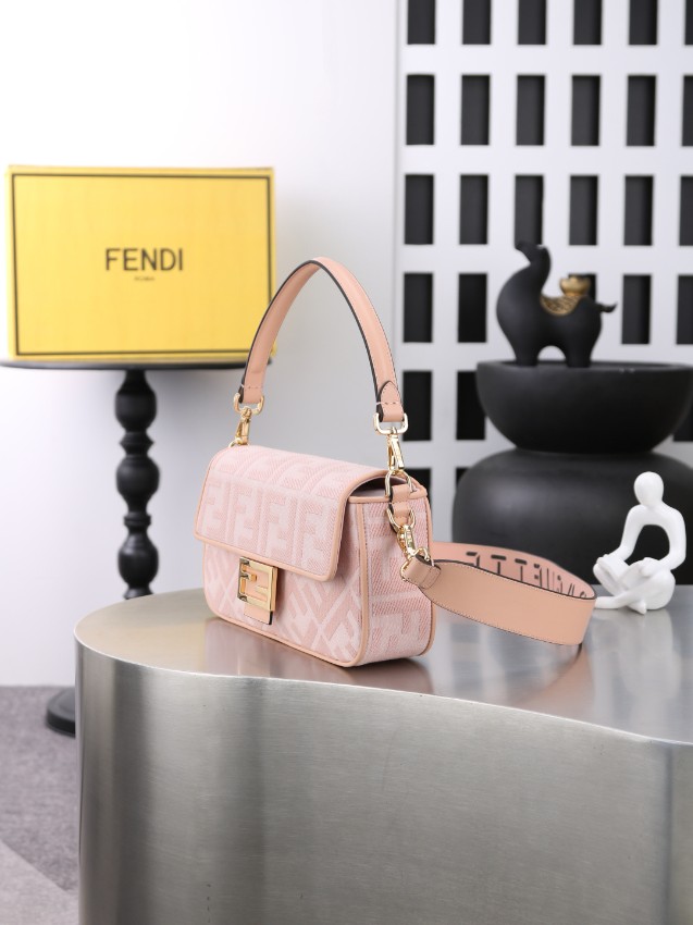 フェンディ コピー バゲット ショルダーバッグ ピンク FF柄 ゴールド金具 2WAYデザイン 6005_5