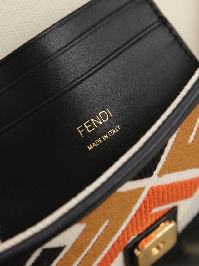 フェンディ 並行輸入品 バゲット ミニバッグ マルチカラー FF柄 チェーン付き 新作デザイン 6004_5
