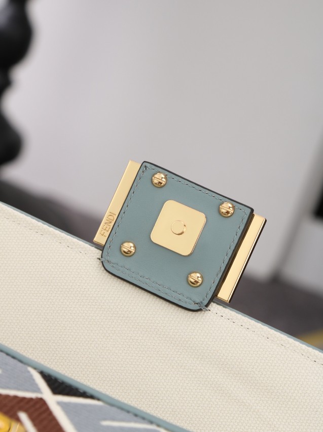 フェンディ n級品 バゲット ミニバッグ ブルー系 マルチFF柄 ゴールド金具 チェーン付き 6004_1