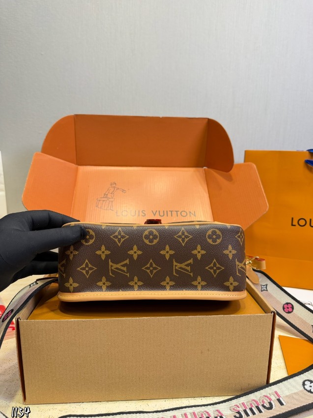 ルイヴィトン スーパーコピー 届く モノグラム 2WAYミニバッグ ブラウン ヌメ革風切替 刺繍ワイドストラップ_8
