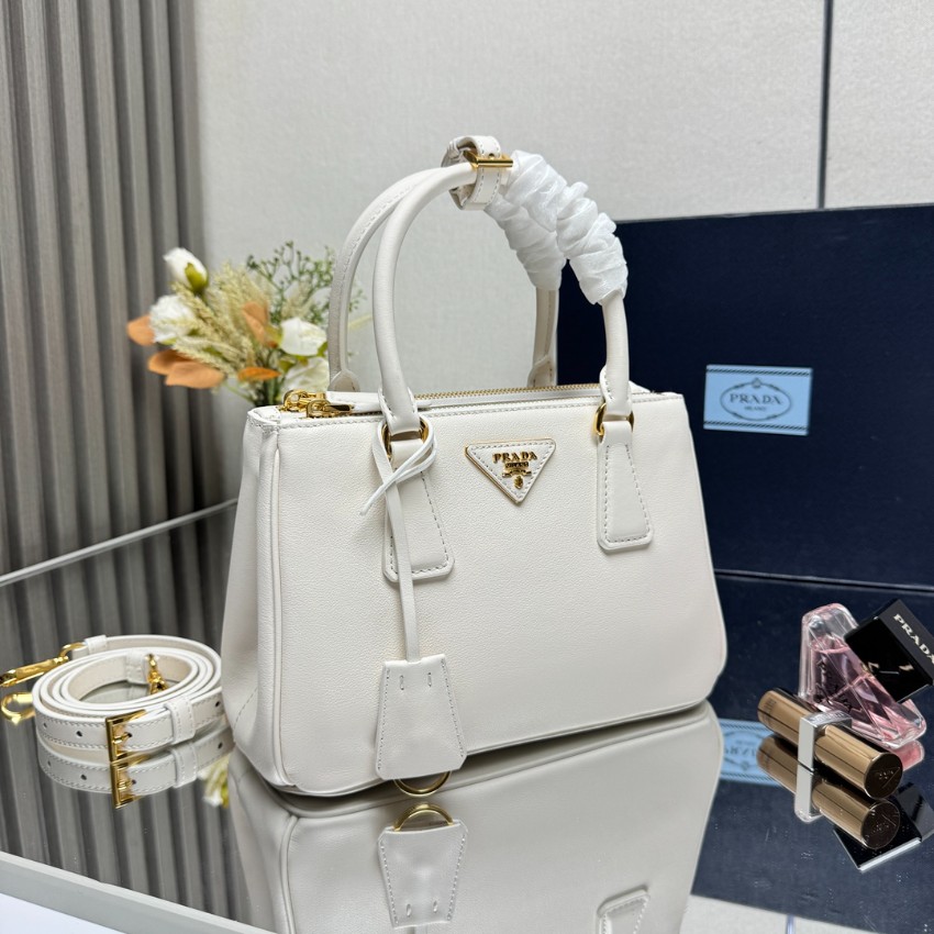 プラダ ハイブランド ガレリア ミニハンドバッグ ホワイト シボ革調 ゴールド金具 2WAY 上品な台形デザイン 1BA896_7