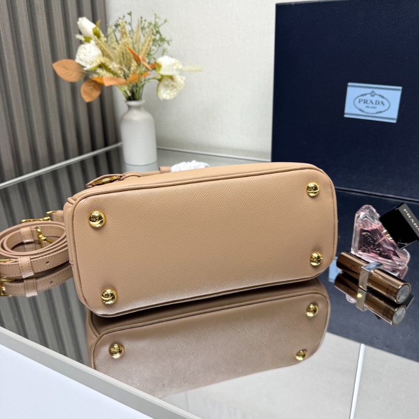 プラダ コピー ガレリア ミニハンドバッグ ベージュピンク サフィアーノ調 型押し 2WAY ゴールド金具 上品 1BA896_8