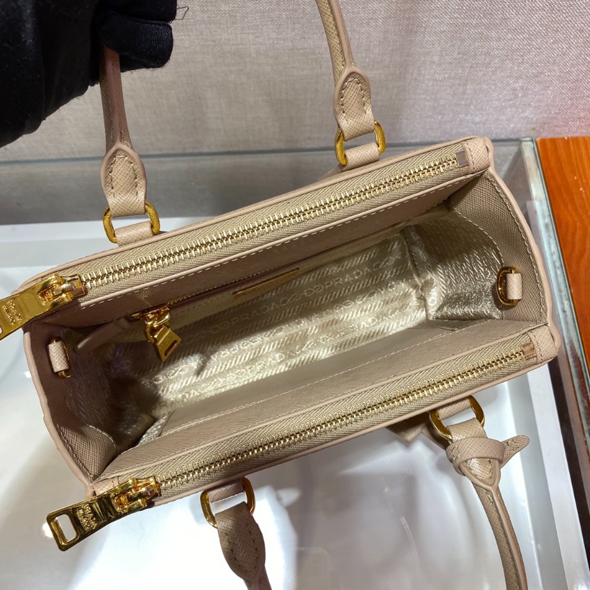 プラダ 並行輸入品 ガレリア コンパクトバッグ グレージュ サフィアーノ調 型押し ゴールド金具 2WAY 上品 1BA906_6