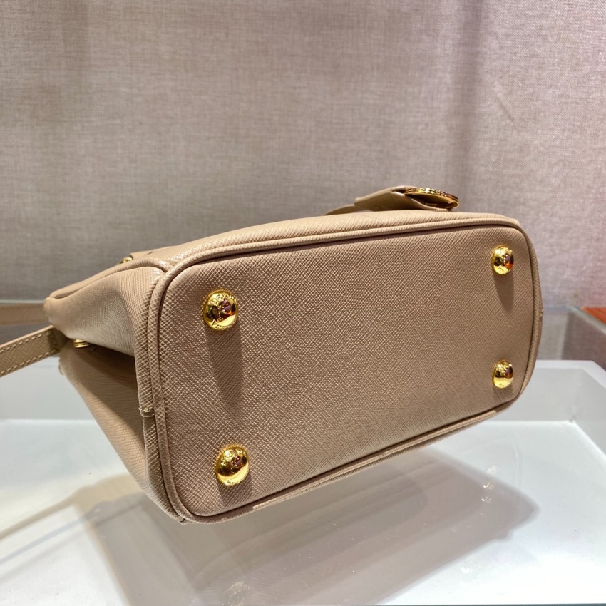 プラダ 並行輸入品 ガレリア コンパクトバッグ グレージュ サフィアーノ調 型押し ゴールド金具 2WAY 上品 1BA906_9
