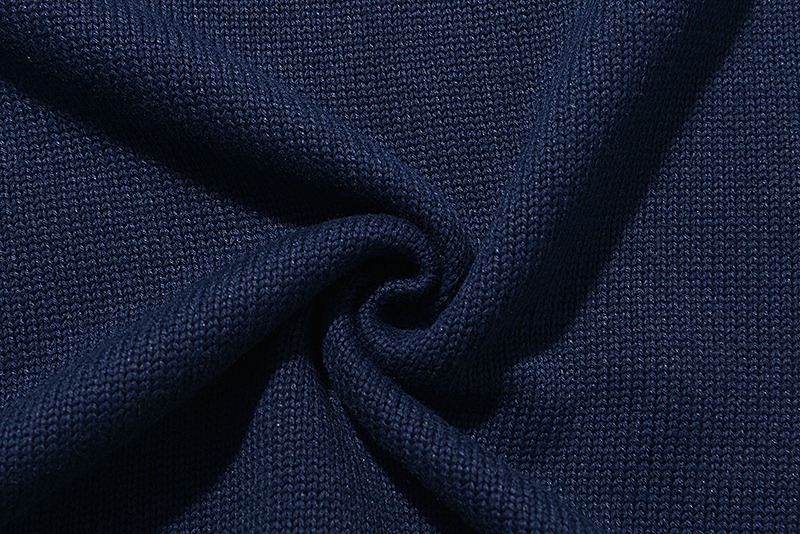 ストーンアイランド セーター 値段 厚手のセーター ファッション 快適性 正規品 22年秋冬新作