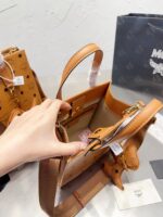 MCM(エム シー エム)アウトレット安く 買うハンドバッグ レディース