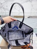 MCM(エム シー エム)安く 買うアウトレット多機能ハンドバッグ