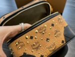 MCM(エム シー エム)安く 買うコスメティックバッグ