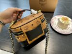 MCM(エム シー エム)安く 買うコスメティックバッグ