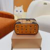 MCM 2023春夏新作 GOLD VISETOS激安輸入コスメティックバッグ