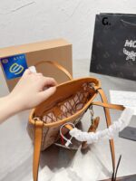 MCM(エム シー エム)安く買う方法 Toni Visetosショルダーバッグ