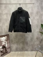 Stone Island芸能人激安輸入新品ウール生地ジャケット