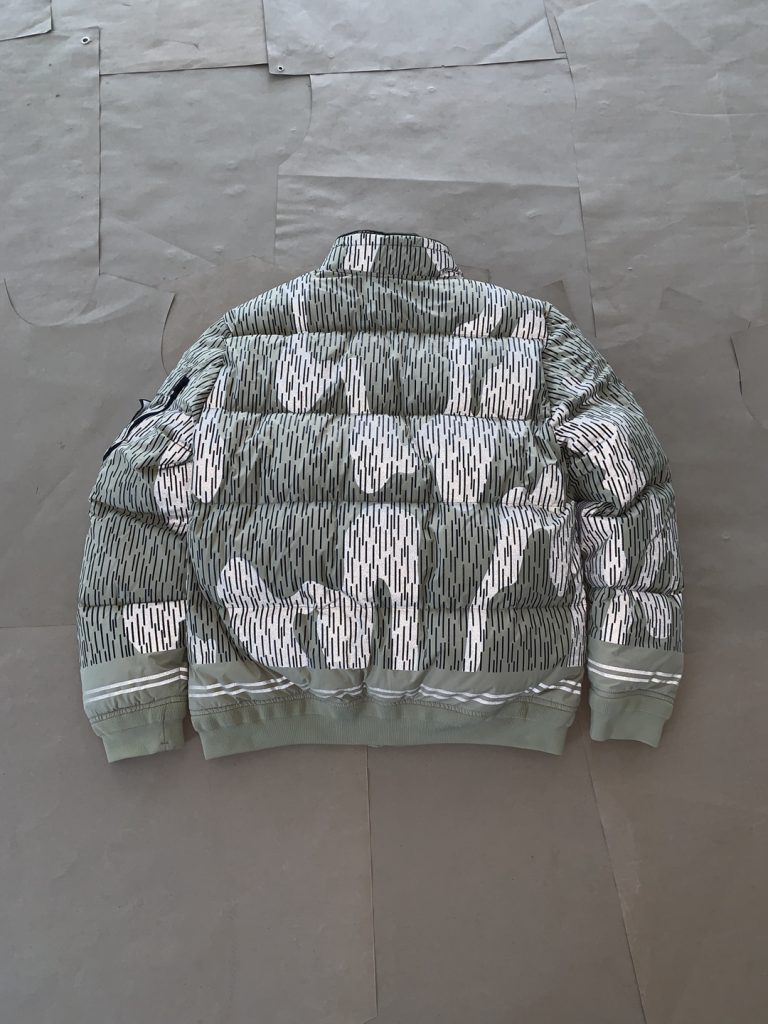 Stone Island Rain Camo Reflective芸能人安く 買うダウンジャケット