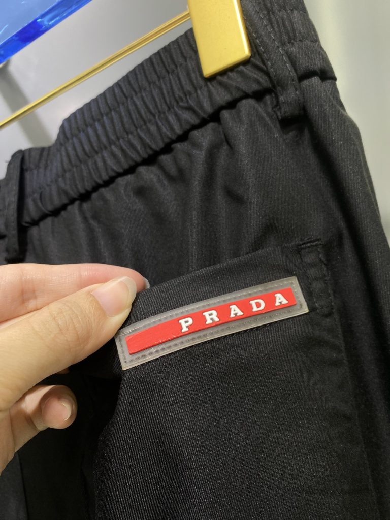 PRADA(プラダ )コピートレーニングパンツ メンズ スウェットパンツ スリム ロ