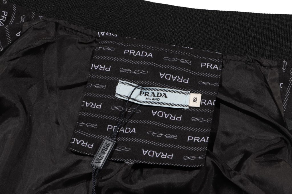  PRADA(プラダ )コピーしゃれ ジャンパー スカジャン ブルゾ