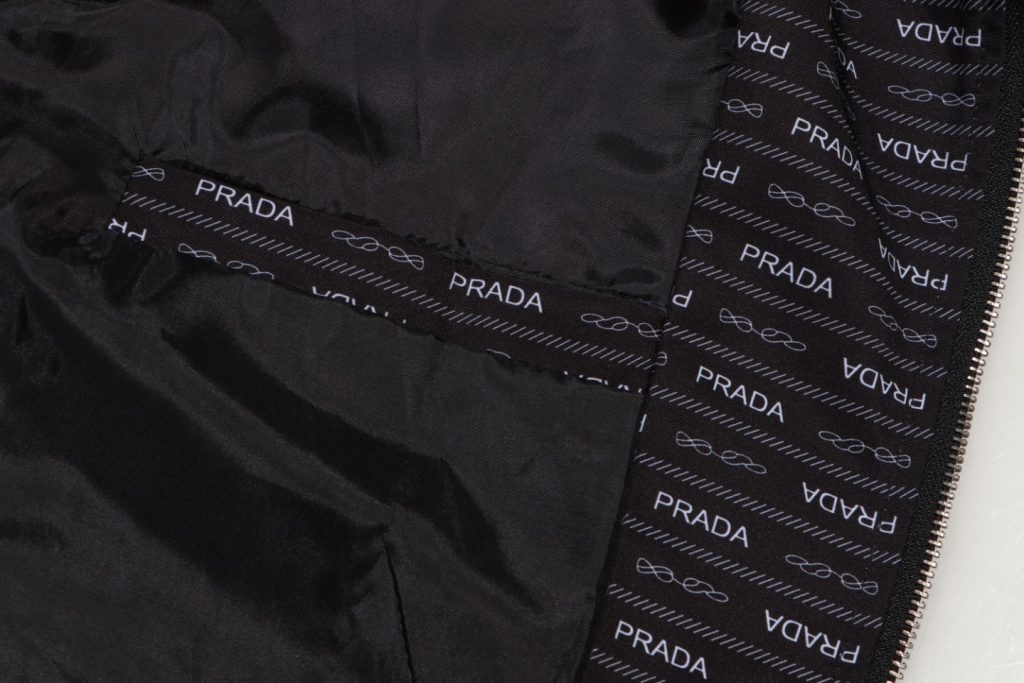  PRADA(プラダ )コピーしゃれ ジャンパー スカジャン ブルゾ