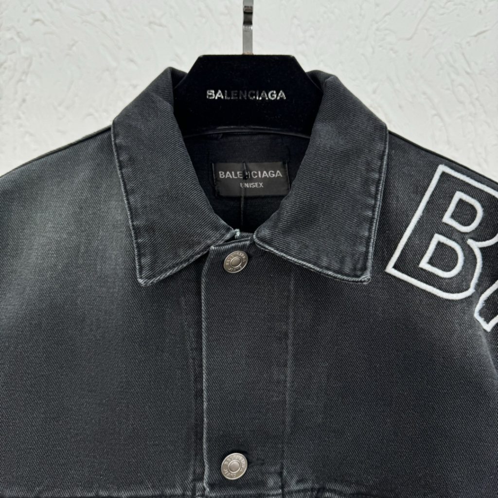 BALENCIAGA(バレンシアガ)偽物刺繍デニムジャケット激安通販