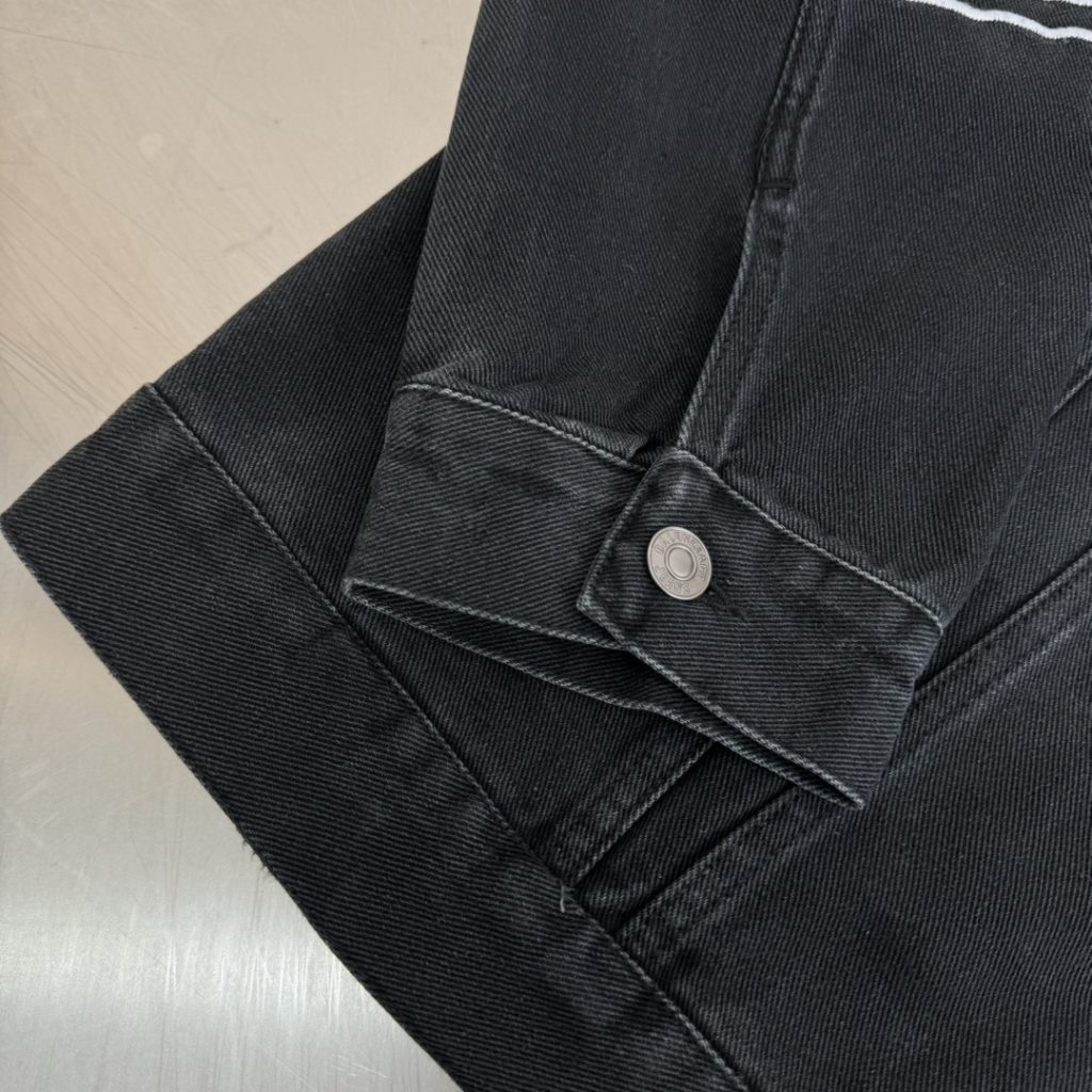 BALENCIAGA(バレンシアガ)偽物刺繍デニムジャケット激安通販