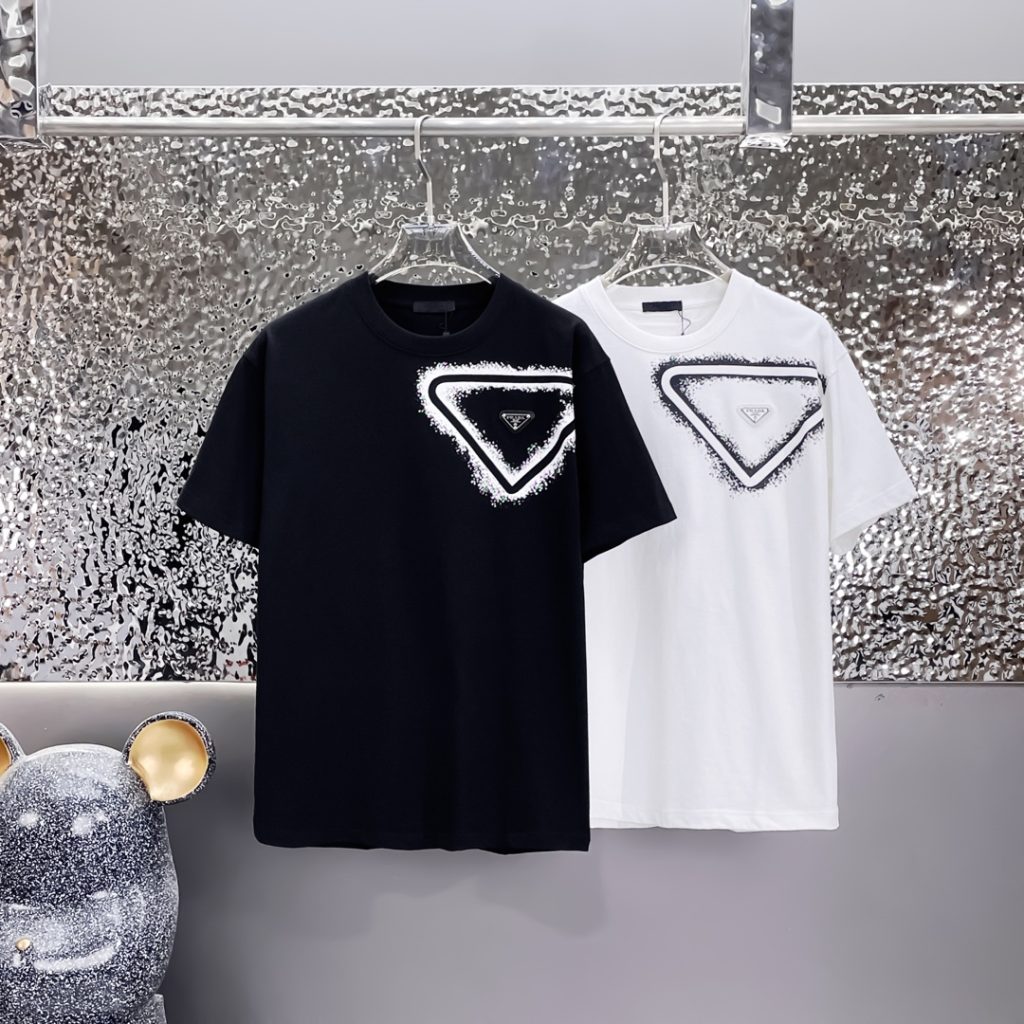 PRADA (プラ ダ)コピーグラフィティ半袖Tシャツ