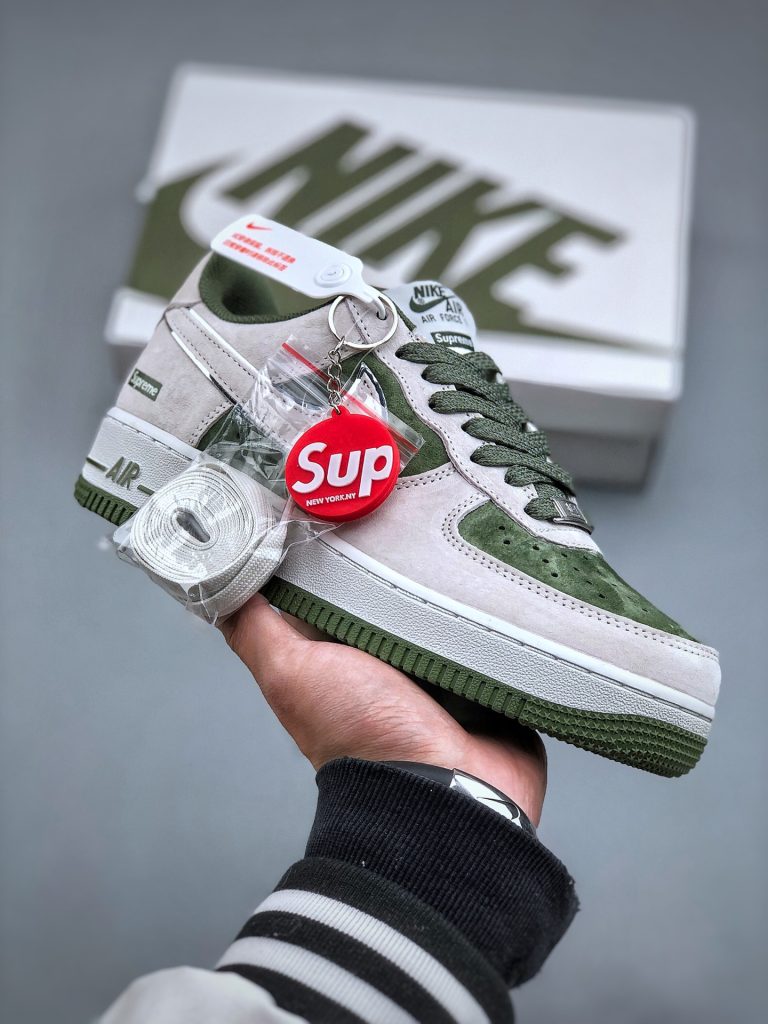 Nike Air Force 1 Low 07 x Supreme（シュプリーム）コピーカジュアルスニーカー